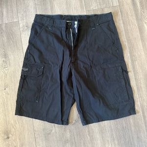 Wrangler men’s cargo shorts size 34 dark navy / black